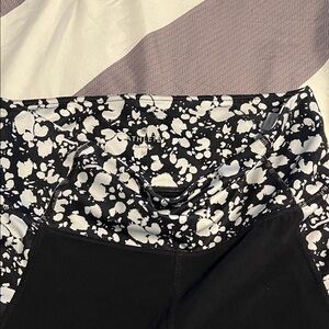 Athleta size M Black and White Splatter Leggings